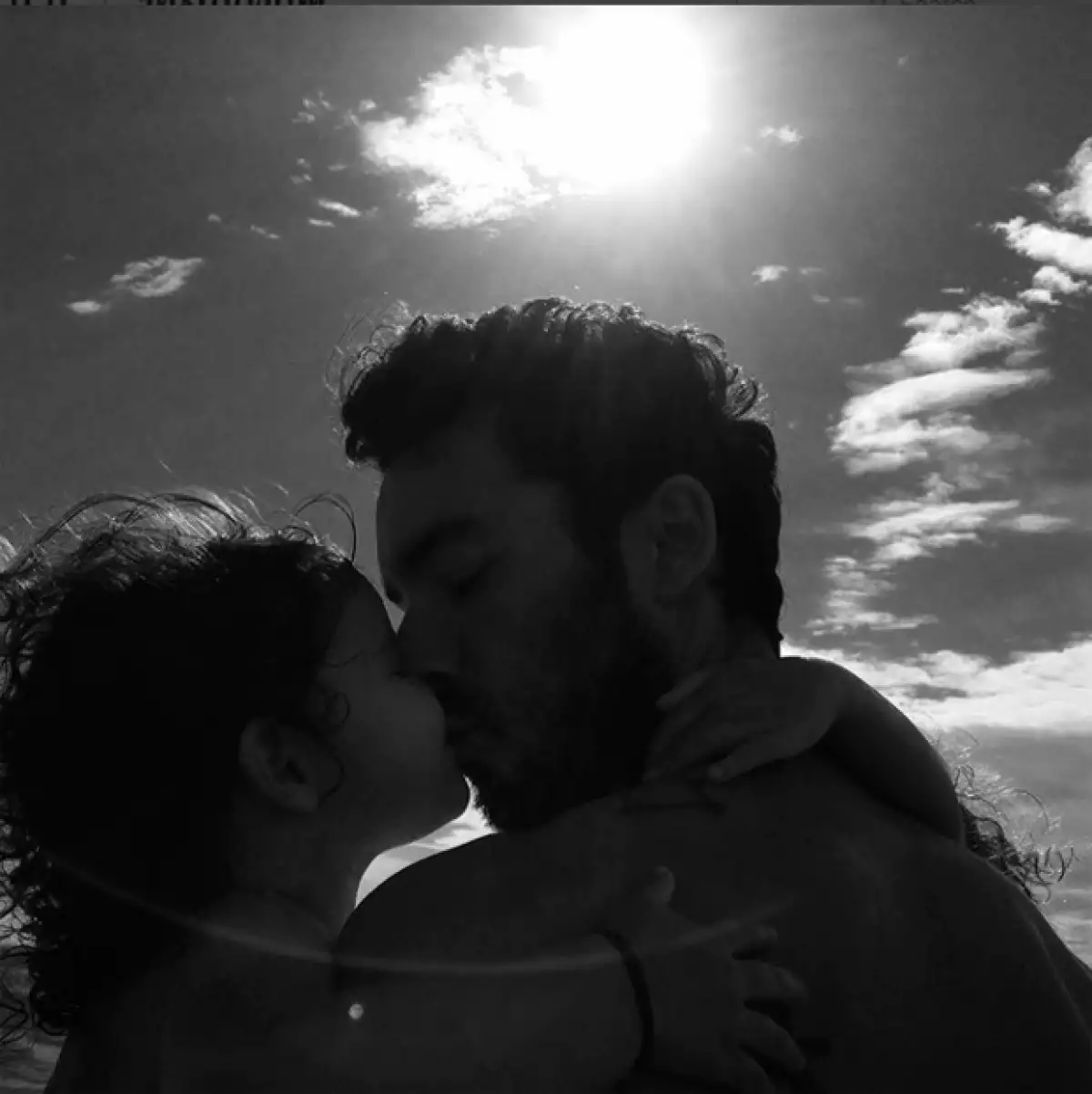 Aarón Díaz compartió cariñosas fotografías junto a su segunda hija.