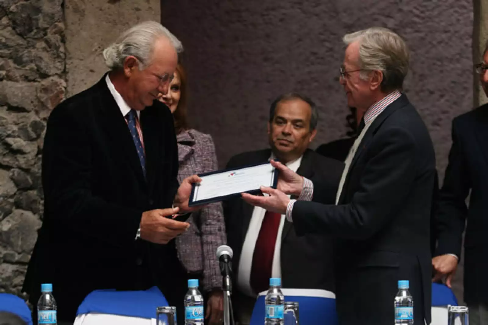 Homenaje a Jacobo Zabludovsky y Leon Davidoff.