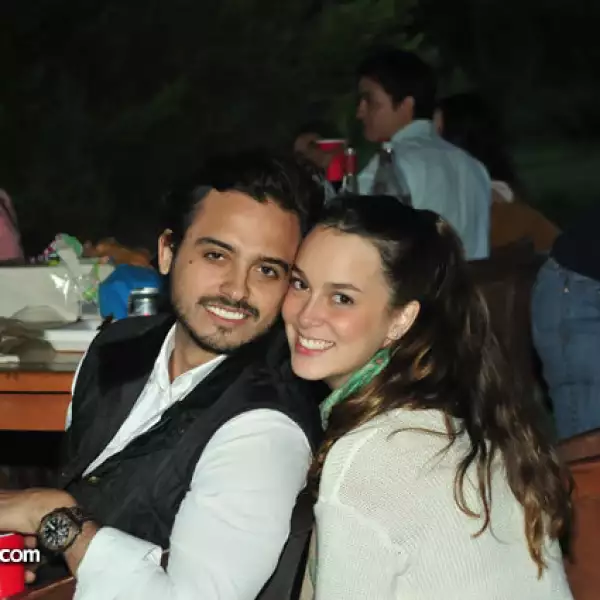 Mario de León,Brenda Padilla