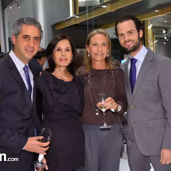 Guillermo Simón,María Elena Simón,Lucia Gómez y Eduardo Gómez.