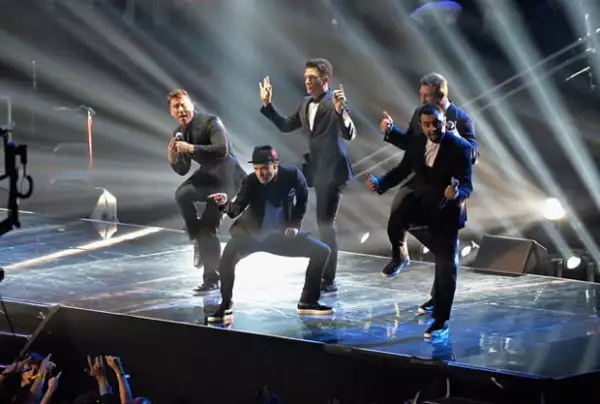 N Sync nos hizo recordar su época de oro.