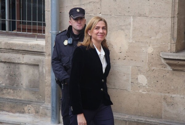 La infanta Cristina podría enfrentarse a severas penas.