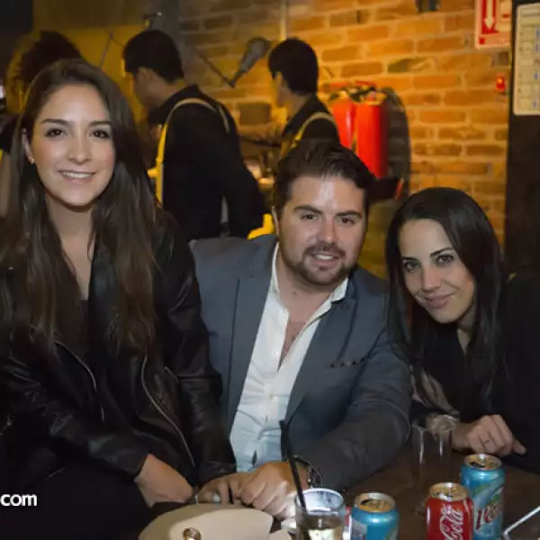 Laura Martínez,Juan Carbonel y Daniela Martínez