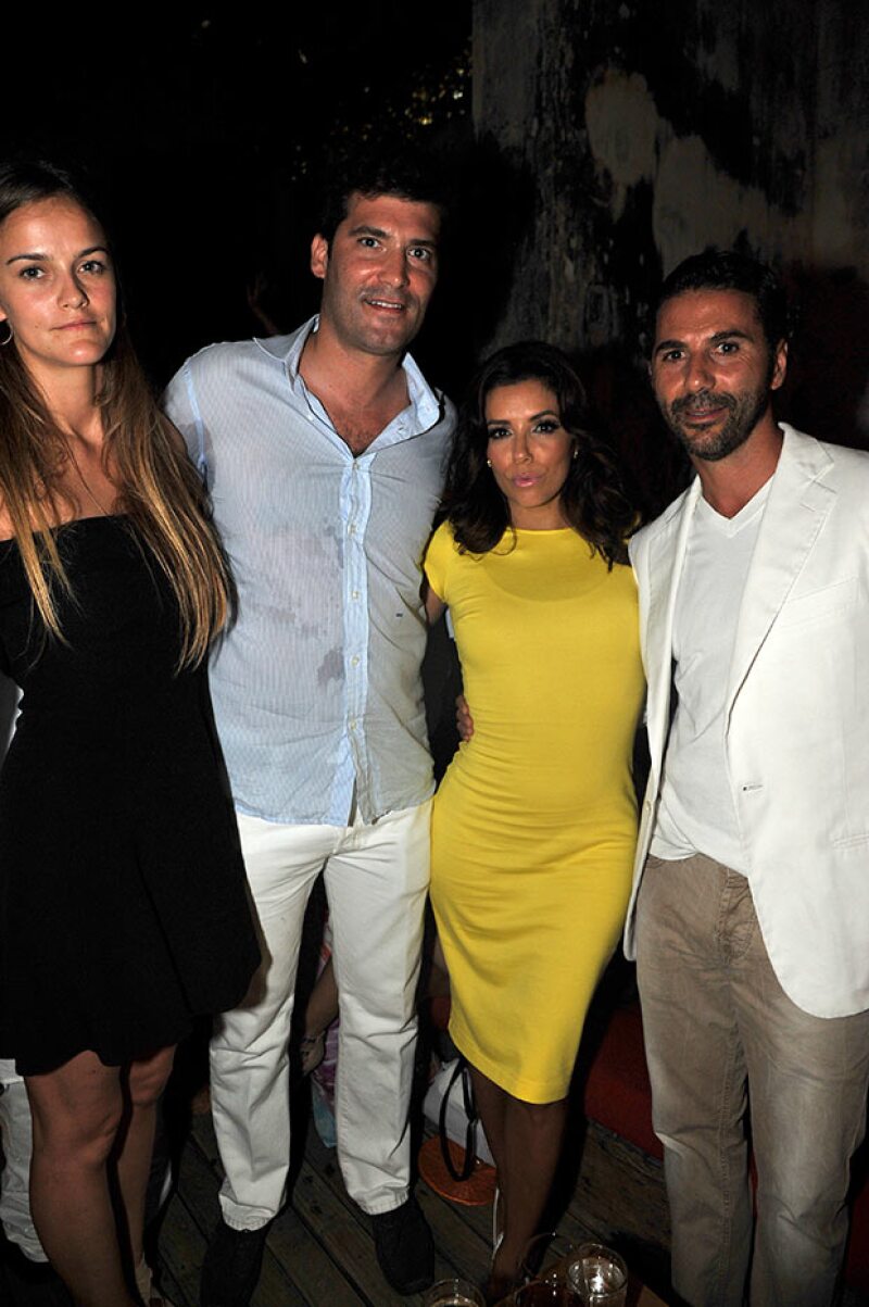 Eva, Pepe y amigos en la inauguración del Hotel W en Bogotá.