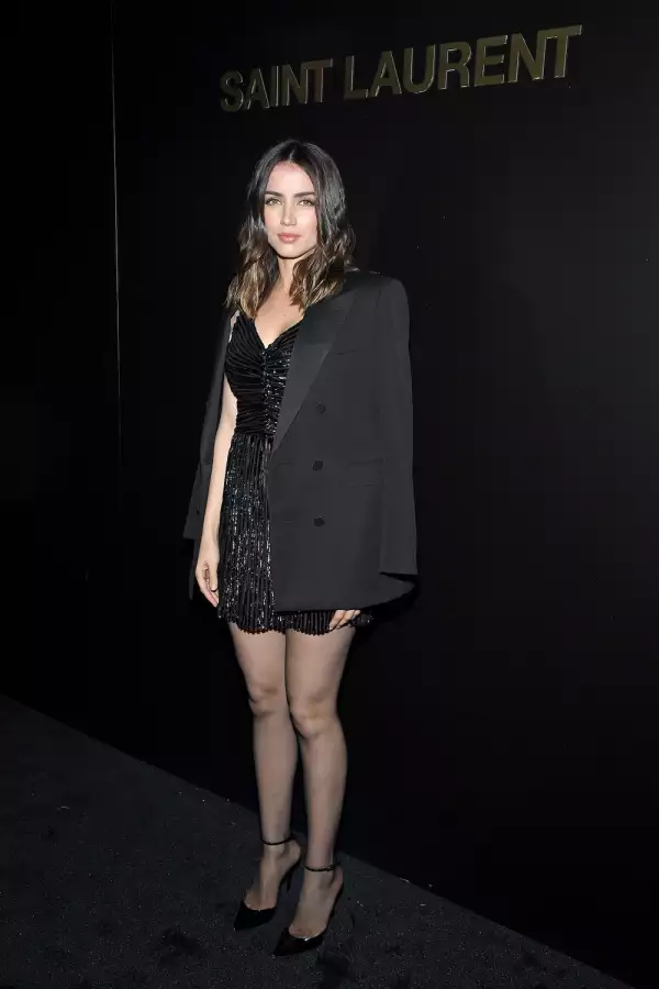 Saint Laurent : Photocall - Paris Fashion Week Womenswear Fall/Winter 2020/2021