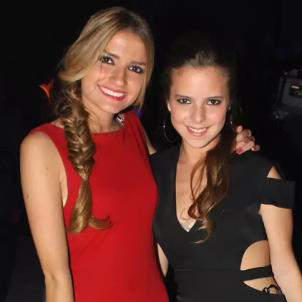 Lucía Están y María Coello en la graduación del Cumbres
