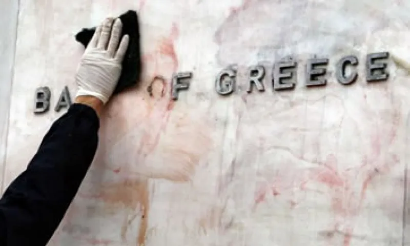 Grecia busca obtener 135 mde de recortes en diversas dependencias. (Foto: Reuters)