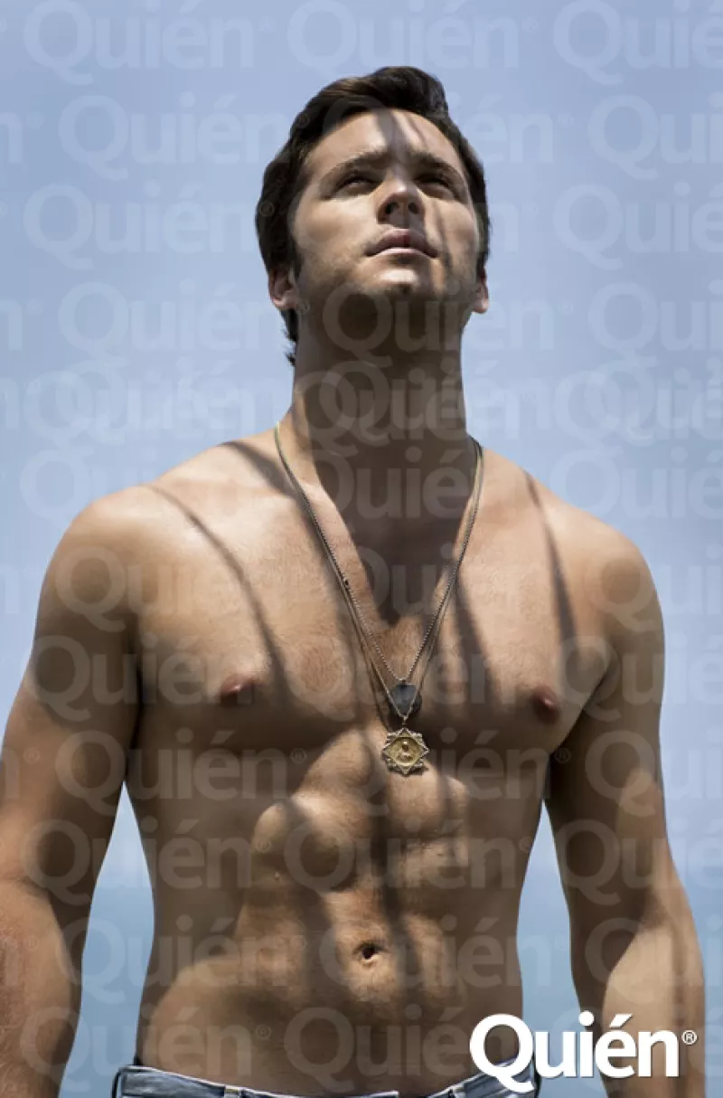 El actor, uno de los 12 hombres más sexys de Quién®, nos cuenta lo que una niña podría hacer -y lo que no- para enamorarlo.