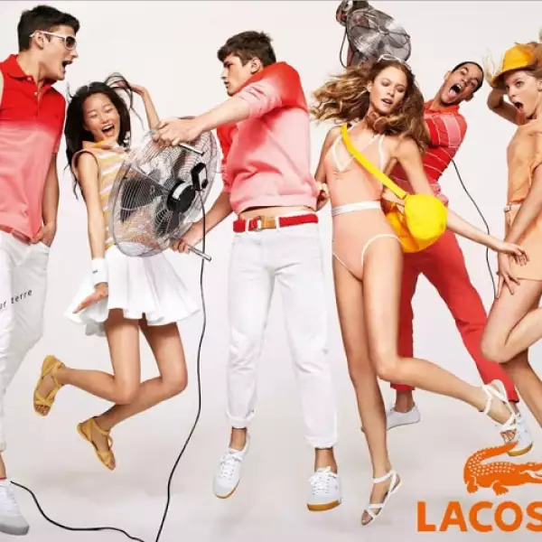 Lacoste tiene muy clara la importancia que tiene el color y lo demuestran en sus campañas.