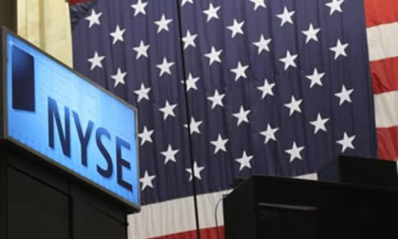 El dólar se fortalece frente al euro, y el oro toca niveles históricos tras las palabras de Bernanke. (Foto: Reuters)