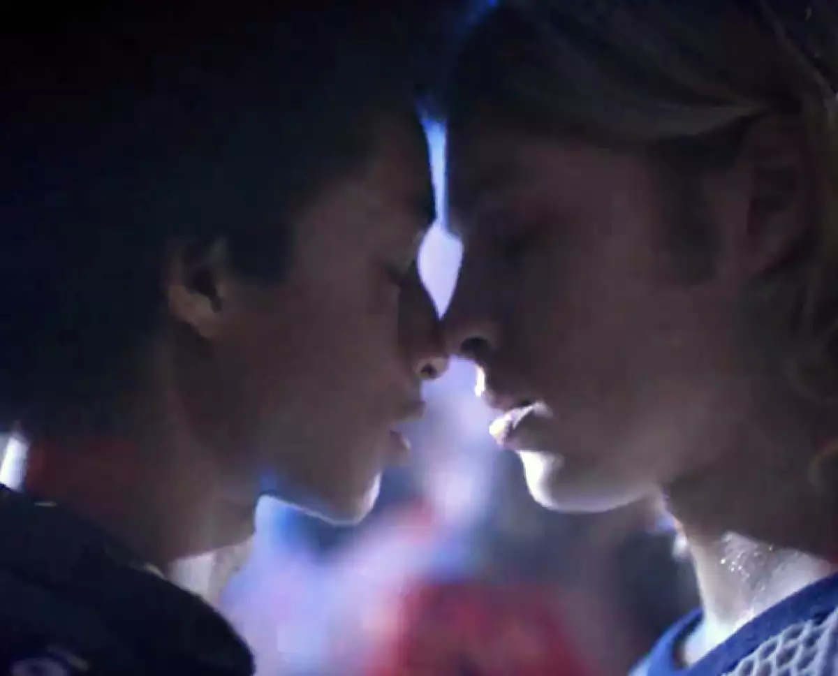 La controversial escena en donde Dizzie aparece besando a Thor en The Get Down