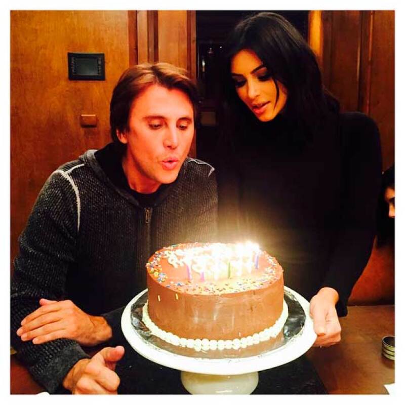 Kim felicitó a su amigo, pero ella no fue la única, pues Khloé y Kylie mostraron sus felicitaciones en sus respectivas redes sociales.