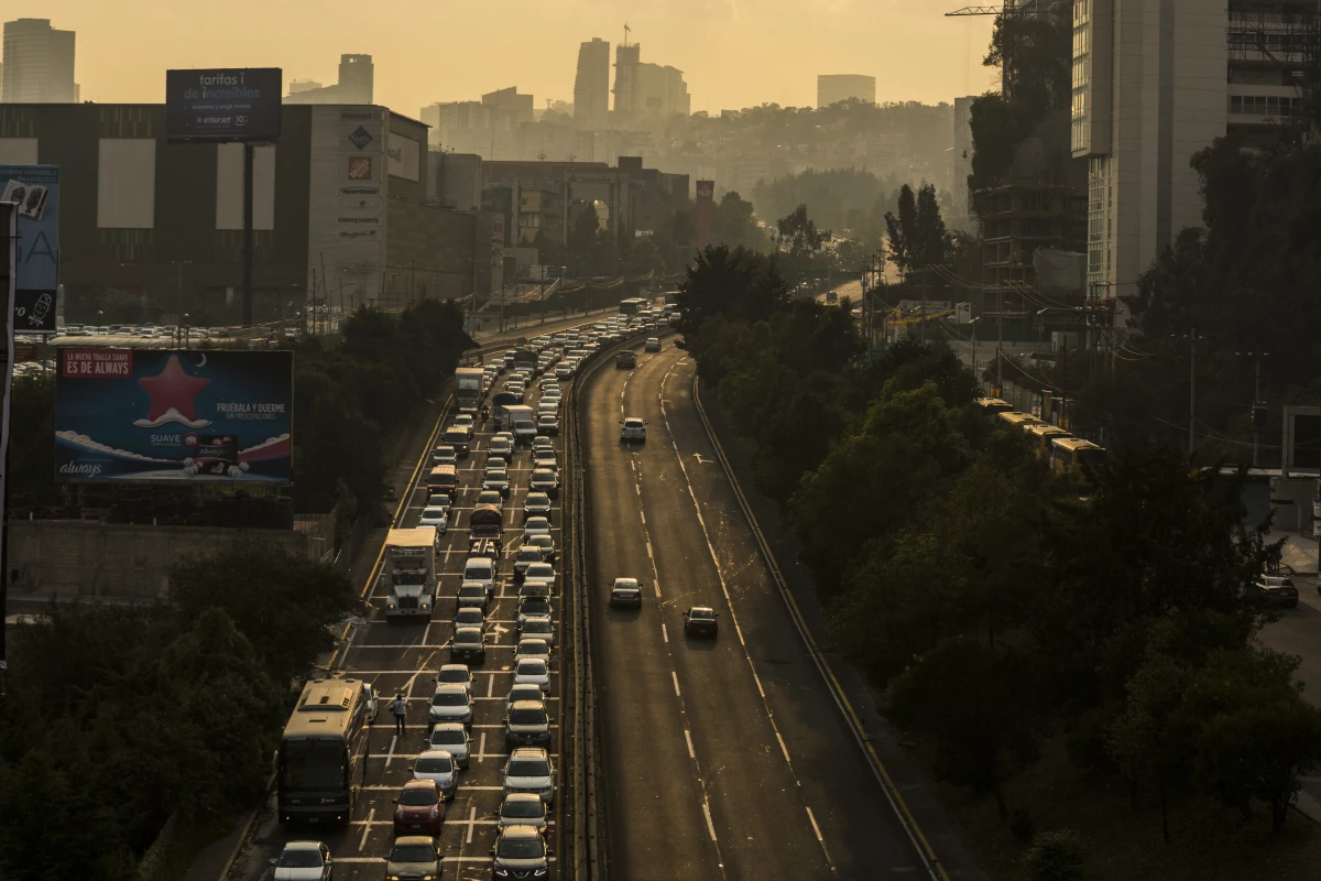 Los niveles de ozono en el aire de la capital mexicana pusieron en alerta a las autoridades.