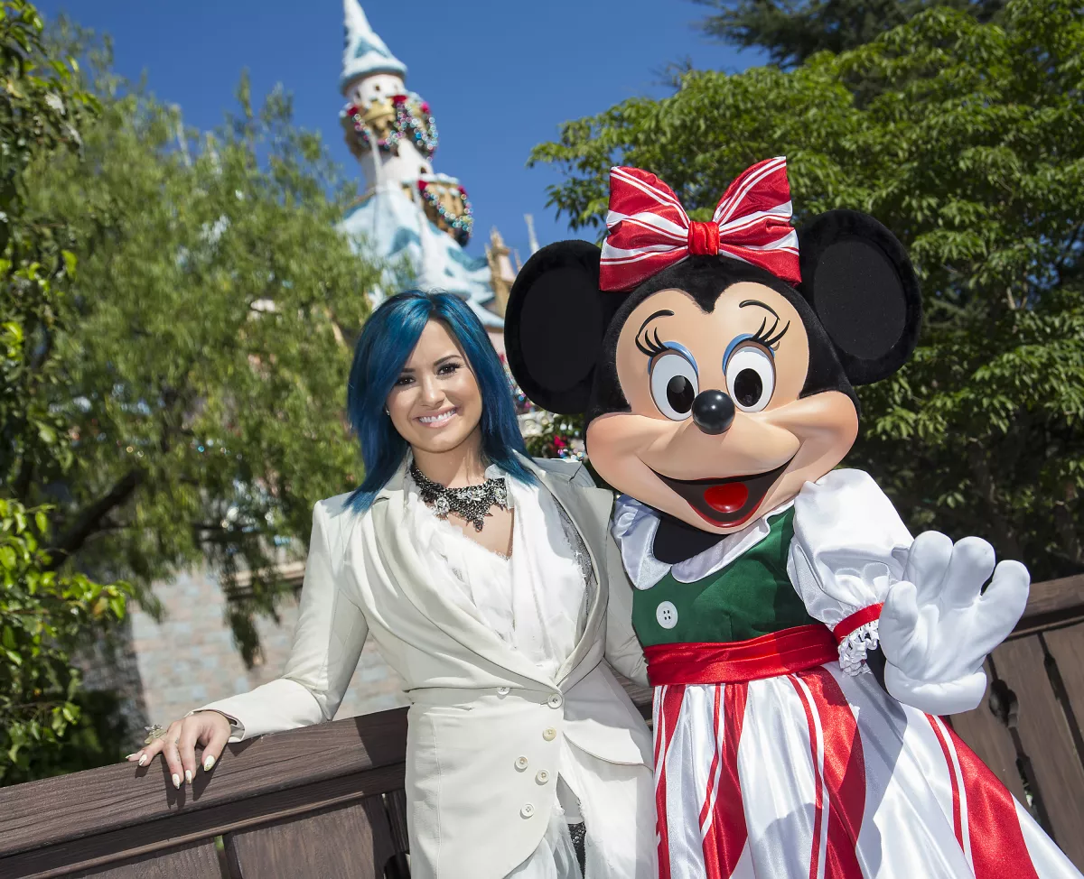 2013 Disney Parks Christmas Day Parade