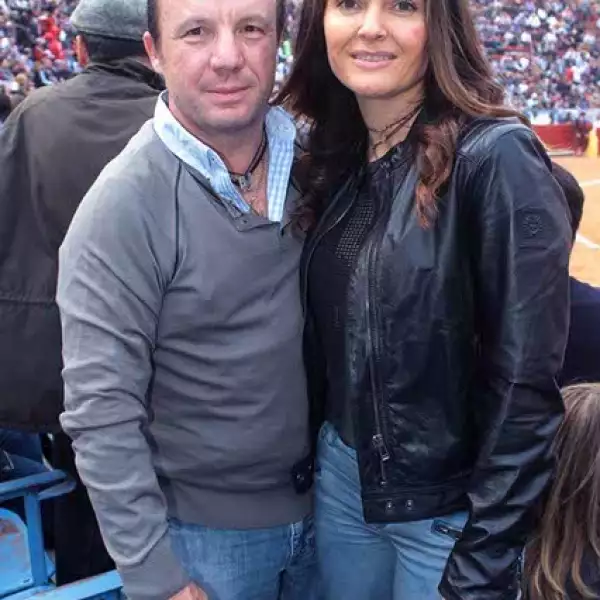 Toño Y Mariana Cosió