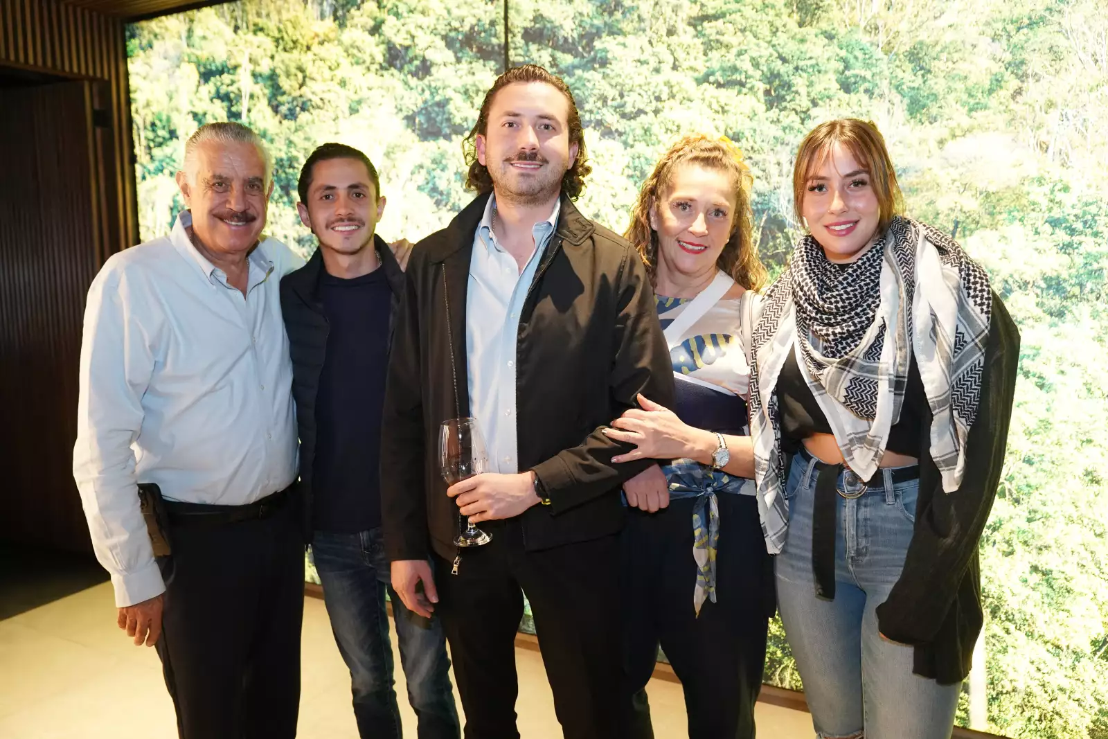 Raúl, Raúl, Diego, Ivette y Andrea Tostado