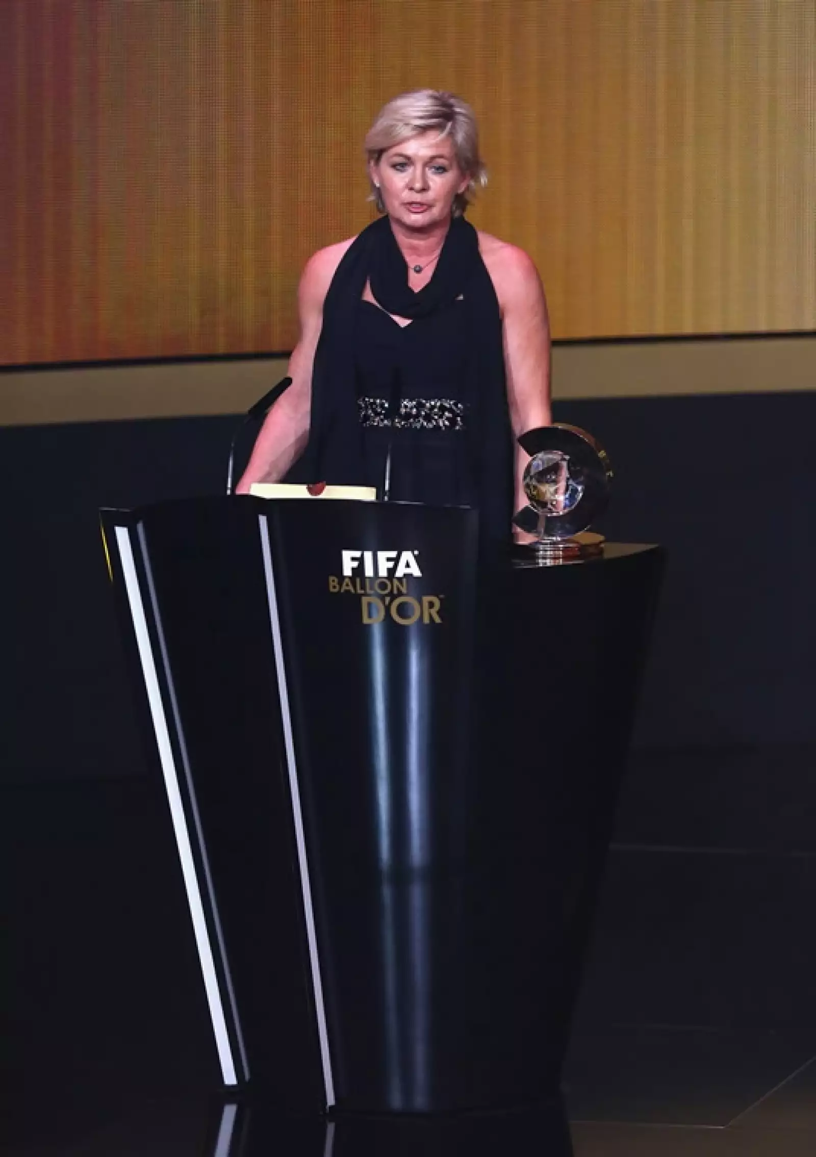 Balón de Oro Silvia Nei