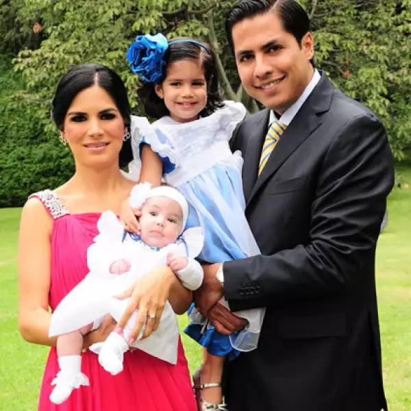 Mónica Uranga con Pía, Moni y Pablo Fernández de Lara