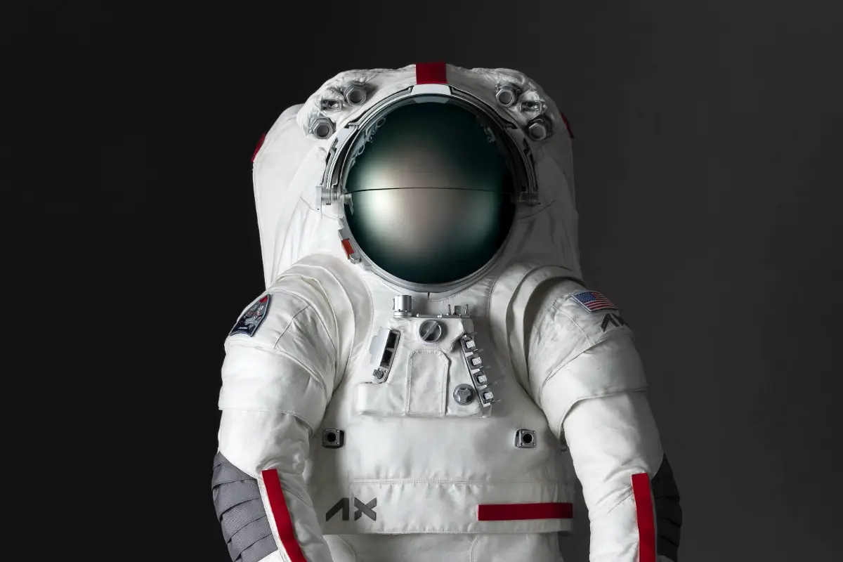 Foto del traje espacial diseñado por Prada.