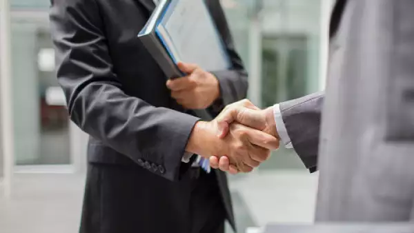ICA cerrará negocios internacionales y de vivienda gracias a acuerdo preconvenido con sus acreedores.