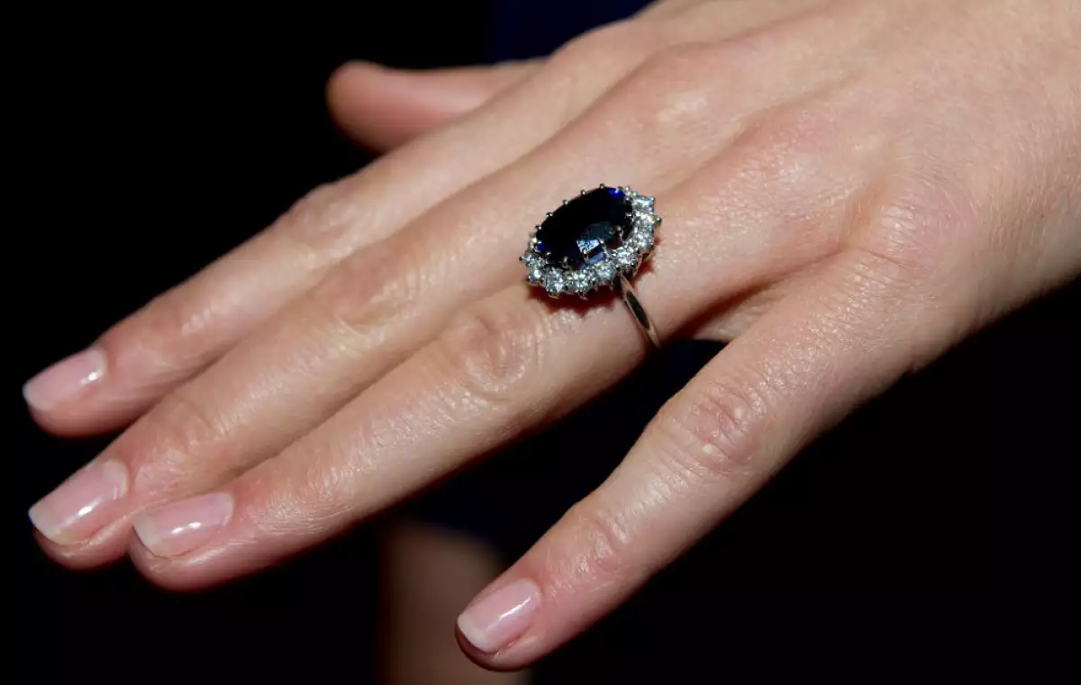 Anillo de compromiso de Lady Di