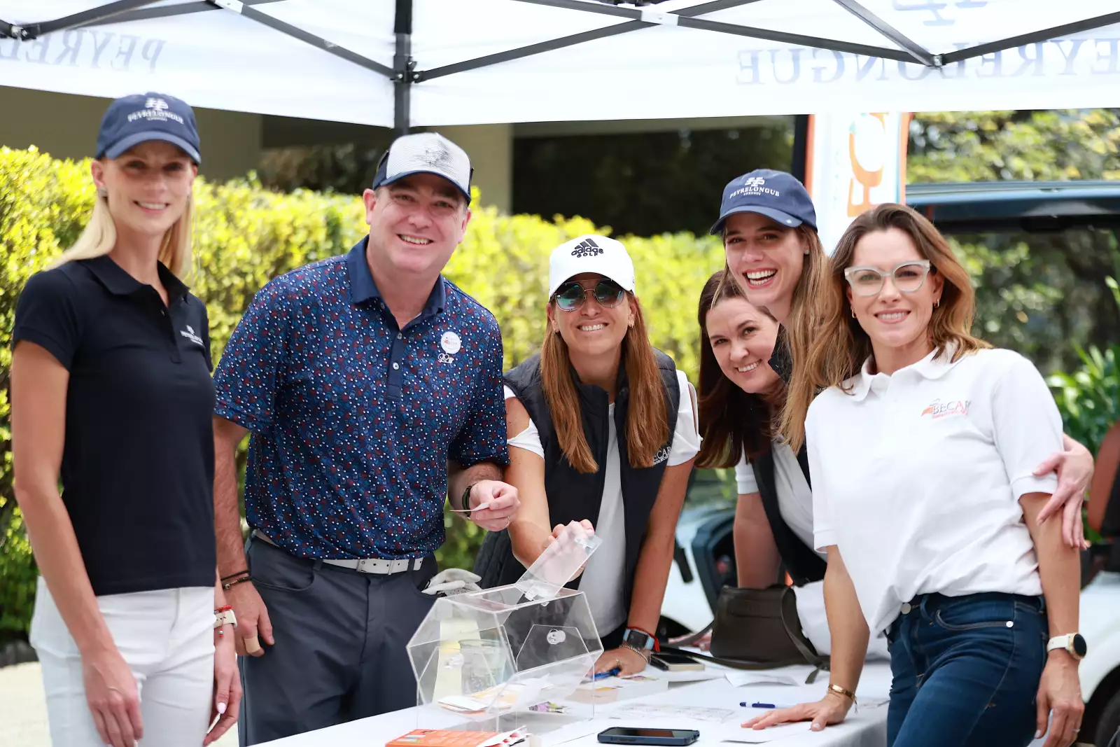 Sheila Kliphan, Víctor López , Angélica Gutiérrez, Yolanda L