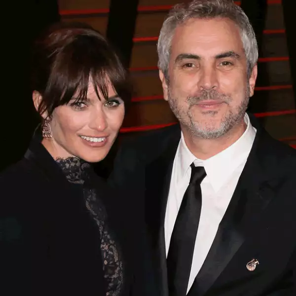 La británica mantiene una relación con el exitoso cineasta Alfonso Cuarón iniciada a principios de 2011. Desde entonces ella lo ha acompañado a todos los festivales y entregas de premios mostrándose muy enamorados.