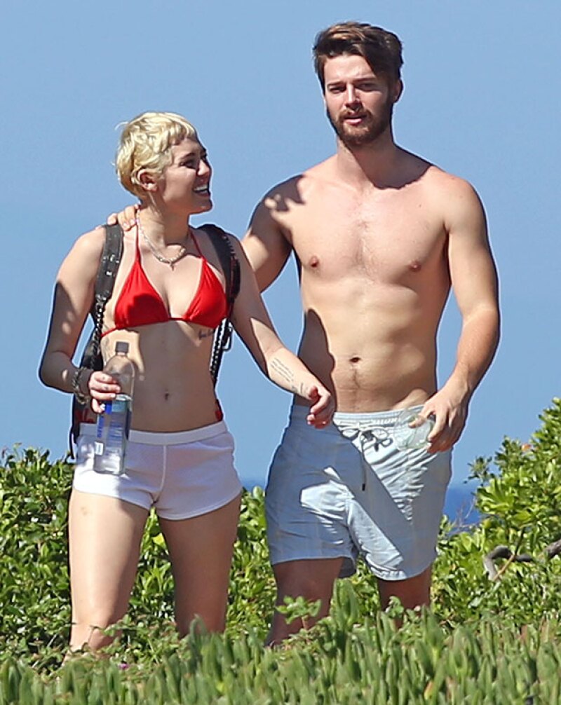Miley parecía confiar mucho en él pero aseguran tras el escándalo de spring break quedó decepcionada por lo que ella pudo haber puesto fin a su relación.