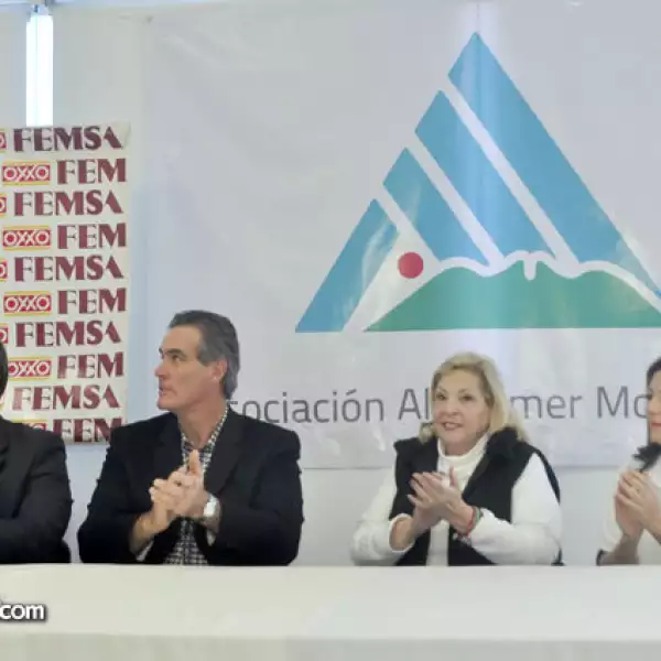 La Asociación de Alzheimer recibe donativo de FEMSA