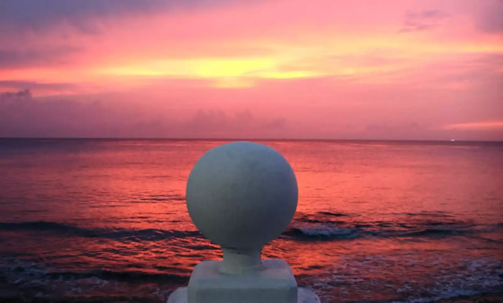 La isla de Cozumel, en el Caribe mexicano, con poco más de 80,000 habitantes, es uno de los destinos preferidos por mexicanos y extranjeros por alto nivel de servicio y paisajes naturales.