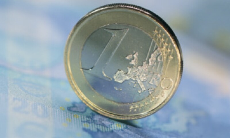 El euro también se vio afectado por la posibilidad de que 15 naciones de la zona euro sufran un recorte a sus notas. (Foto: Thinkstock)