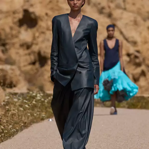 Jacquemus PO S27 021.jpg