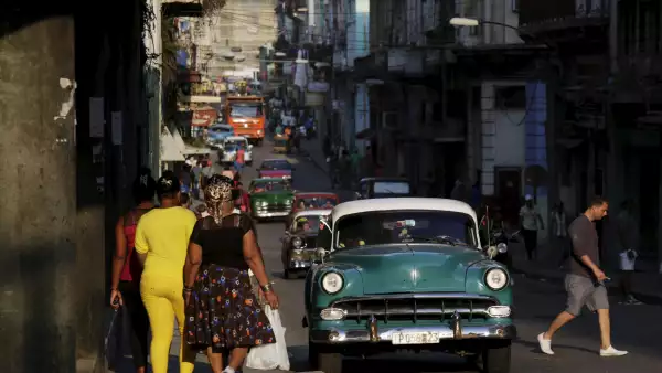 En Cuba se pueden observar viejas prácticas proteccionistas y deseo de atraer a inversionistas extranjeros.