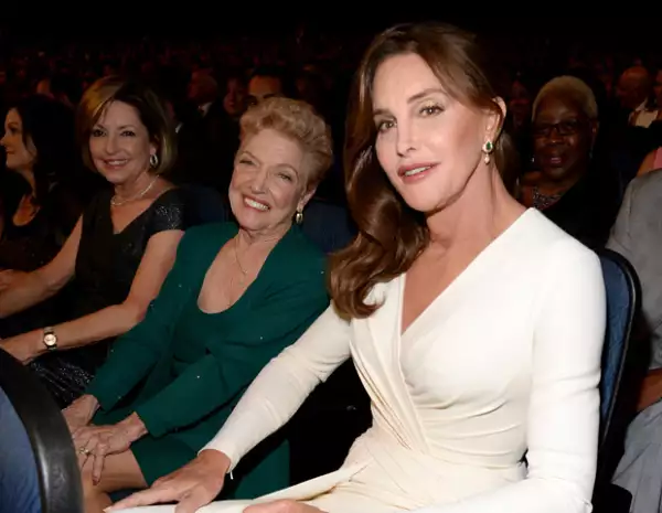 Caityn Jenner junto a su madre Esther