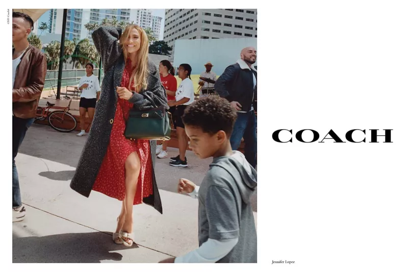 Jennifer López para Coach Campaña 2021.jpg
