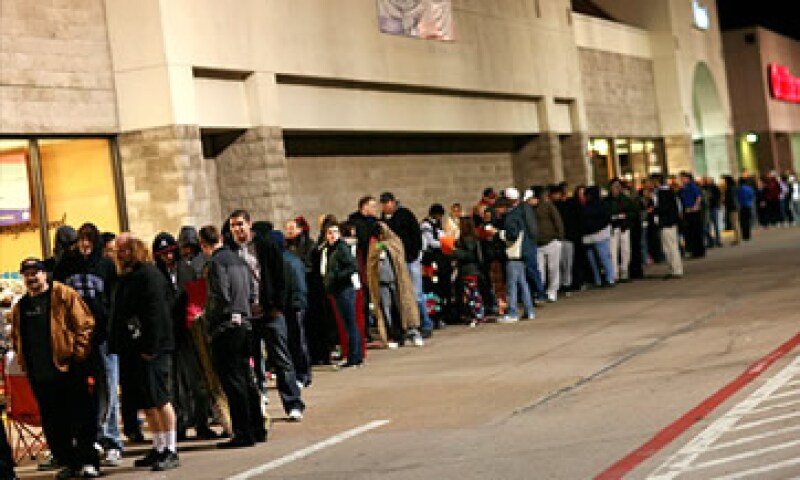 El número de personas que compran en Acción de Gracias se elevó a 22.3 millones en 2010. (Foto: Cortesía CNNMoney)