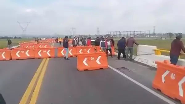 bloqueo-taxistas-toluca-zitacuaro.jpg