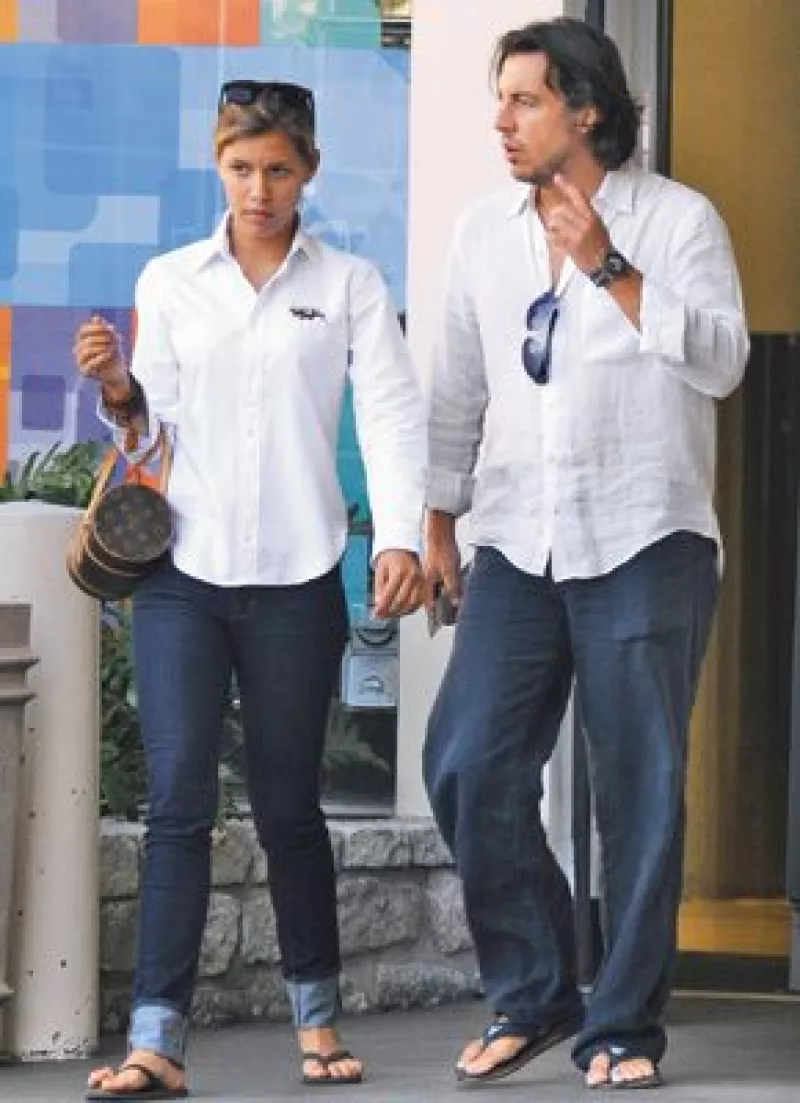 Alejandro, 20 años mayor que la hija de Stephanie, intentó hacer las cosas de acuerdo a lo que le marcaba la razón, pero al final pudo más su corazón.