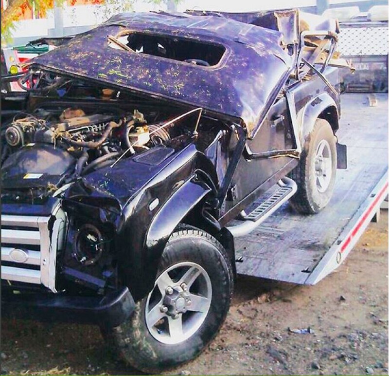 Así quedó el auto de Alejandro Fernández tras su choque.
