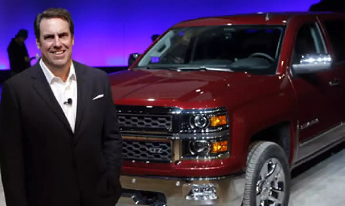 Mark Reuss, presidente de GM Norteamérica, frente a una Silverado 2014. (Foto: Reuters)