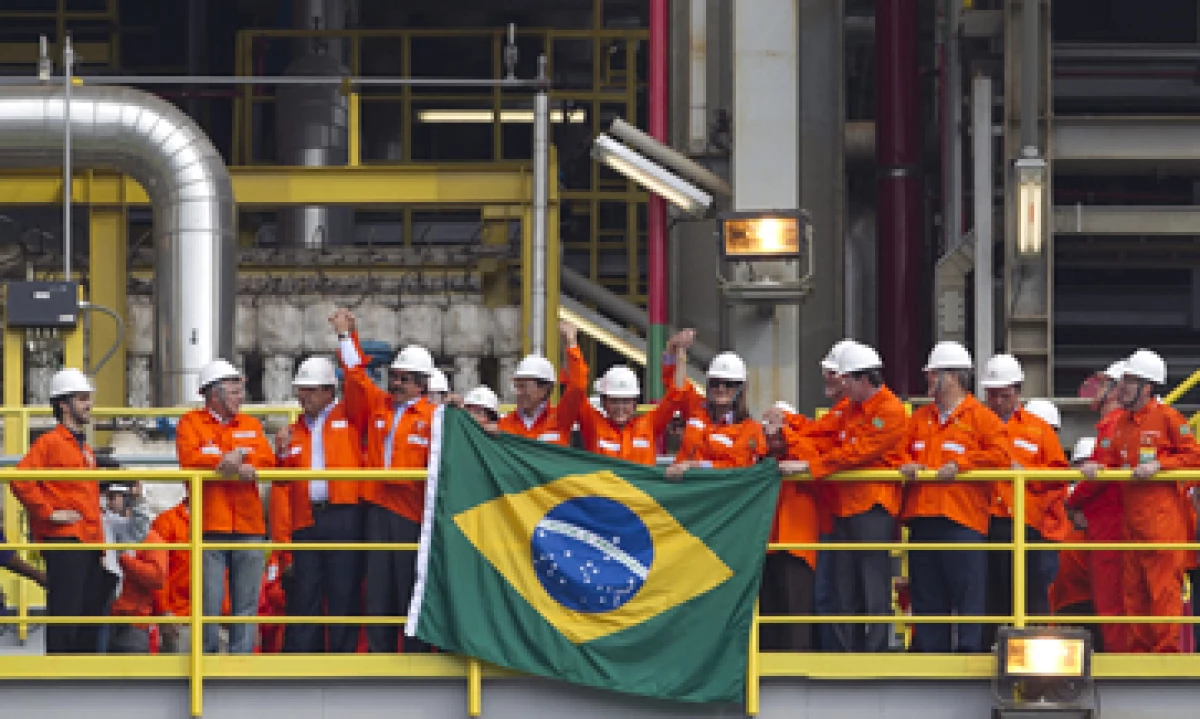 Petrobras reportó además una ganancia de 21,180 millones de reales para todo el 2012. (Foto: AP)
