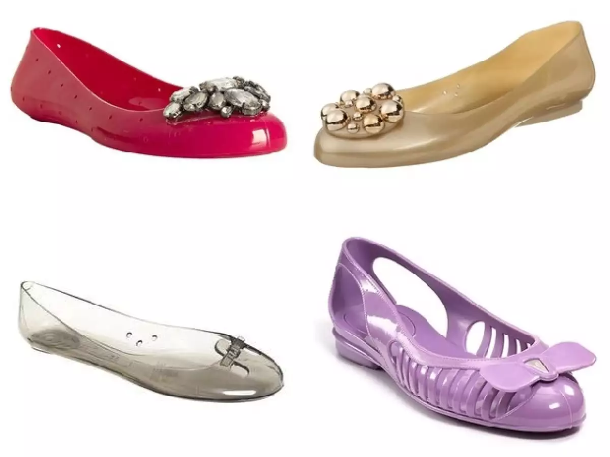 En el mundo de la moda cada vez hay más juego de texturas, colores y materiales innovadores. Estos zapatos de plástico son la sensación entre las famosas.