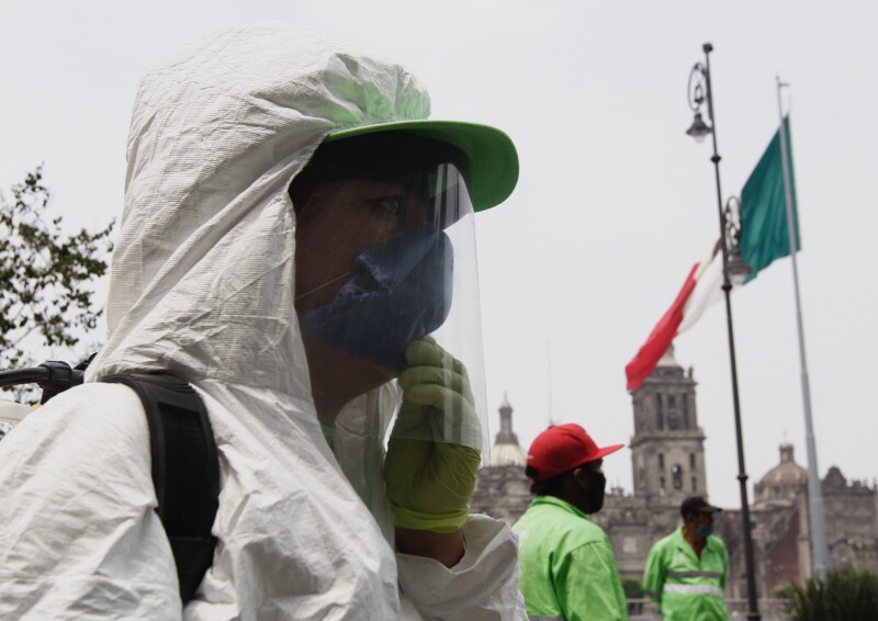 Sanitización en las inmediaciones del Zócalo