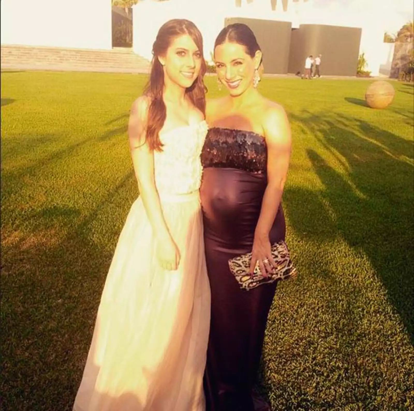 Tampoco dejó de asistir a sus compromisos sociales y profesionales.