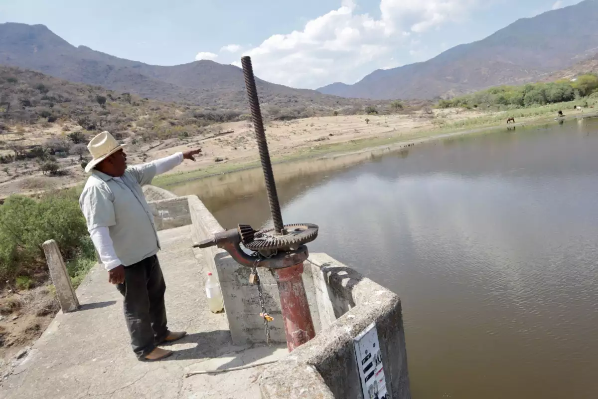 Agricultores dicen no a las reformas de la Ley de Aguas de Claudia Sheinbaum: “Nos hace a todos delincuentes" 