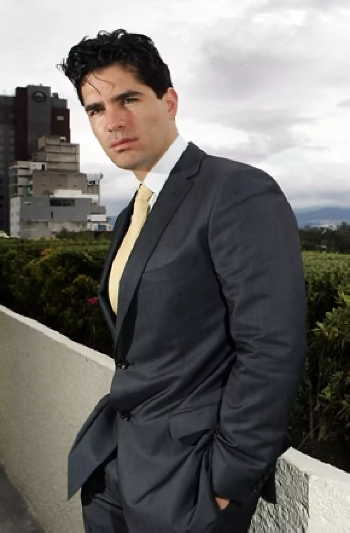 El actor se encuentra trabajando en la cinta `Cristiada´.