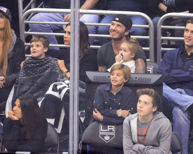 Aparentemente el ex futbolista no es para todos el padre perfecto, pues según aseguran medios británicos, el futbolista fomenta que su hija siga usando chupón. Él ha reaccionado en Instagram.