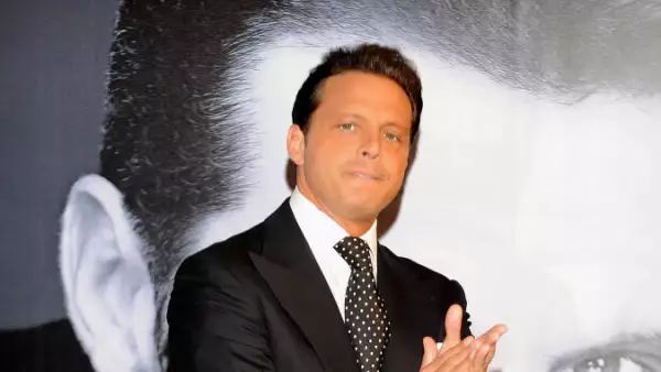 Luis Miguel Launches His New Album "Complices"