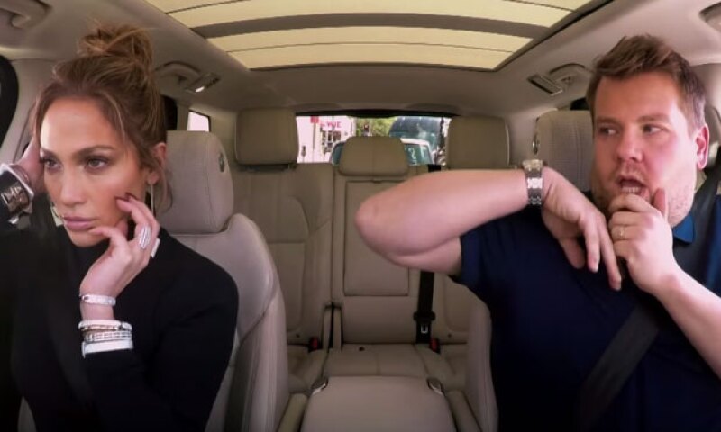 JLo cantó varios de sus éxitos durante el viaje y aseguró que no aseguró su booty.