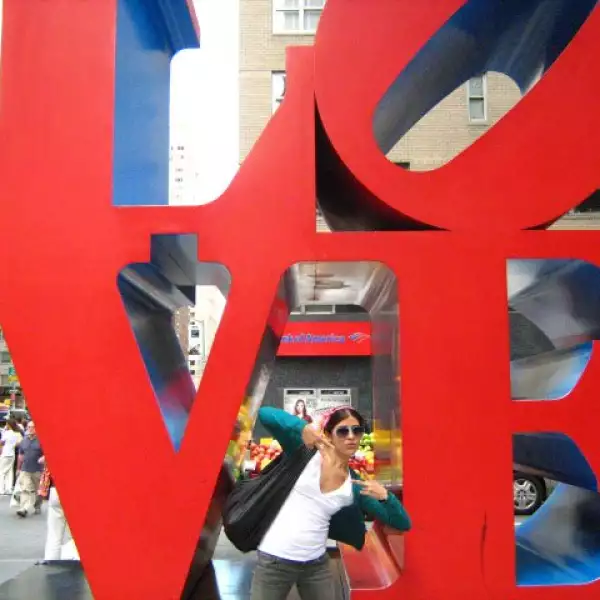 la actriz Ximena Ayala viajó a Nueva York para divertirse y pasársela bien con su mamá, pero no perdió oportunidad de ir a ver las exposiciones del MOMA.